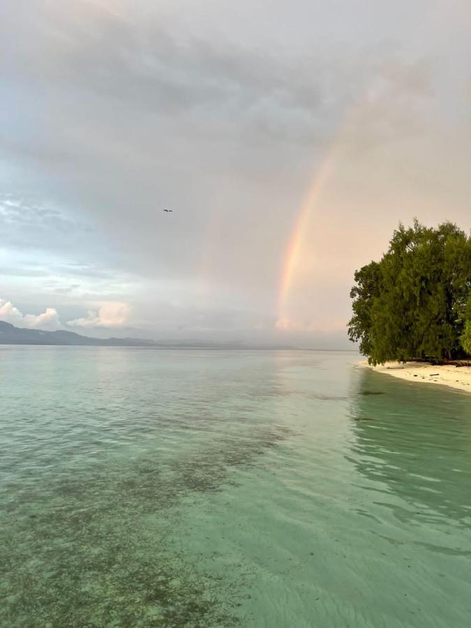 Wai Resort - Raja Ampat Pulau Birie Esterno foto